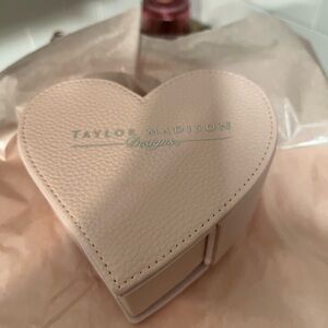 Heart shaped jewelry box leather material
